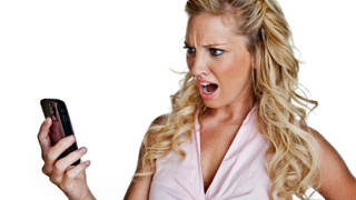 やっぱりパンドラの箱？彼の携帯を見てショックだったこと　5選