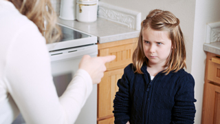 子育てでイライラしちゃう！その原因は自らの子供時代にある？！