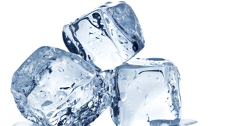 意外だけどかなり効果的！アイスキューブ（氷）を利用したスキンケア方法