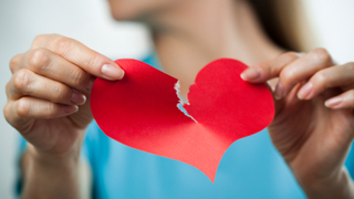 気づけばまた不倫！不倫体質の女子の5つの特徴