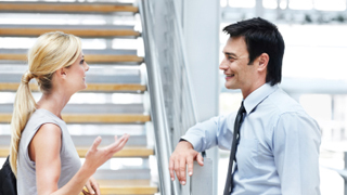 「用事はないけど気分が乗らない…」そんな時、スマートに誘いを断る方法　4選