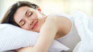働く女性の肌荒れにSTOP！睡眠で効果的に内面からケアしていく方法！