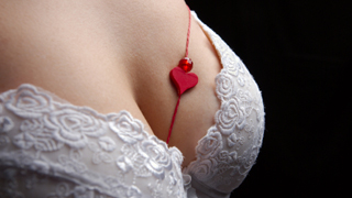 男性の本音！『やっぱり白？？』彼女に着けてほしい下着 6選