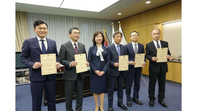 総務省「2年縛り行政指導」で3キャリア大競争時代突入へ 石川 温の「スマホ業界新聞」Vol.279