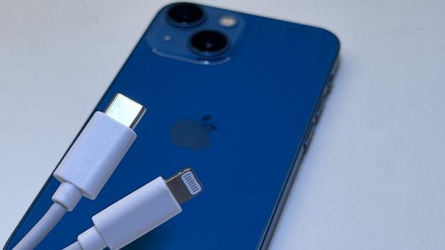 EUがUSB Type-Cに統一。アップルはLightningを捨てるのか。Magsafeか 石川 温の「スマホ業界新聞」Vol.437