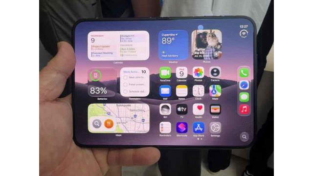 iPhone Duo、36万円超えの価格設定は妥当なのか　石川温のスマホ業界新聞Vol.675