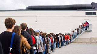 ソーシャル・メディアで行列いらずに。そしてイノベーション