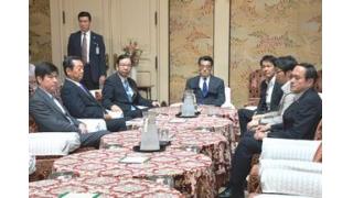 戦争法案 成立阻止へあらゆる手段をつくす／７野党・会派党首会談／国民の声に応え結束した対応を／志位委員長が強調