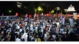廃案の声　国会包む／戦争法案緊迫　４万５０００人