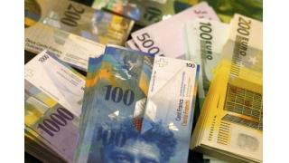 スイス通貨フランの急騰に見られる中央銀行の意図的な為替相場操縦と、食い物にされる一般投資家の関係