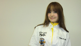 東京オートサロンにて、水谷望愛さんが手伝いに来てくれます。