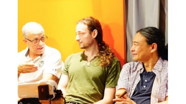 人間は「情報的な存在」である