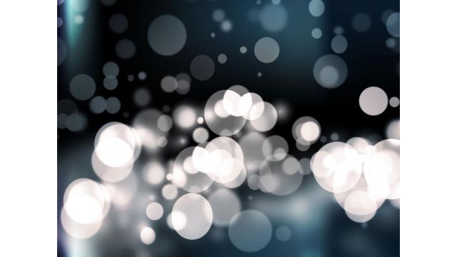 女性の胸元から見たこの会社の成長性