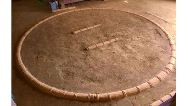 「土俵、男女禁制の聖域に」　識者、ブログで提言