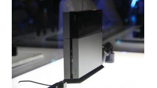 【TGS2013】ゲームショウで『PlayStation 4』が披露！　スタイリッシュな筐体がカッコイイ