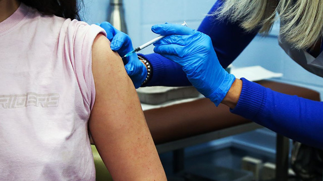 オミクロン、海外はこうなっている　濃厚接触ワクチンで隔離なし（英・米・仏）　感染者隔離は5日（仏）
