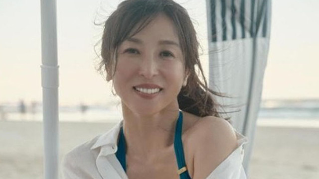 THIS WEEK【芸能】27年ぶり写真集で水着　かとうれいこ（56）が再び脱いだ!!