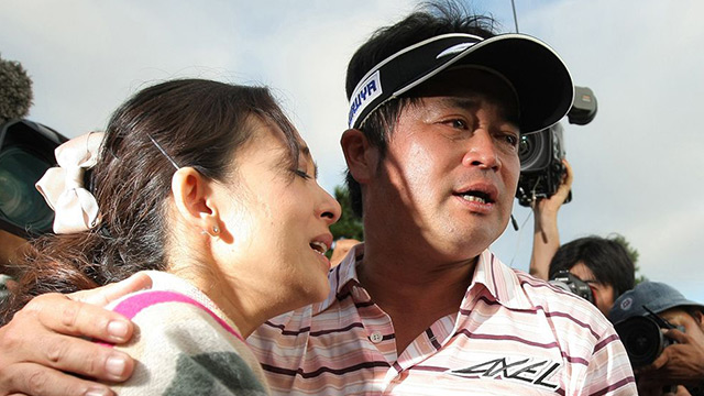 有名ゴルファー・横田真一が穴井夕子と極秘離婚＆パパ活三昧