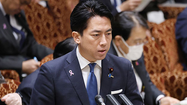 小泉防衛相“覚醒”は幻だった！《自己アピールの要人ヘリ要請、インド国防大臣との会談ドタキャン、カンペを忘れて…》｜高市内閣の「存立危機事態」