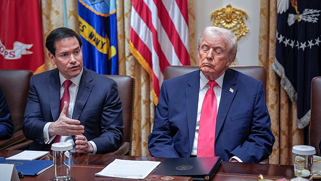 THIS WEEK【国際】 隠しきれないトランプ米大統領の老い《閣議で居眠り、足元フラフラ》