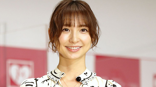 【紅白“落選”の裏側】AKB篠田麻里子がぼっち姫になっちゃった！《指原莉乃とは絶縁状態》《レジェンドたちが「同部屋NG」