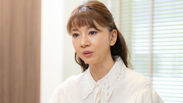 THIS WEEK【芸能】君島十和子が後継者を披露した重大理由《元宝塚の長女を”教育”》