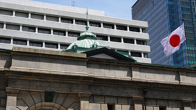 日銀1.0％利上げで急浮上！住宅ローンそれでも「固定」を選ぶワケ《“裏技”フラット35が有利になる条件は？》