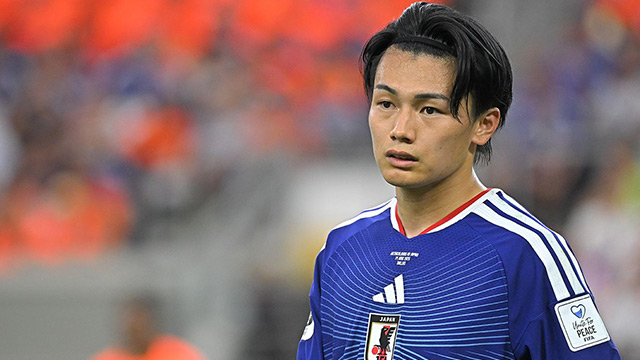 イケメンFW上田綺世 寝坊・忘れモノで「丸刈りボウズ時代」《ユニフォームを忘れて…》