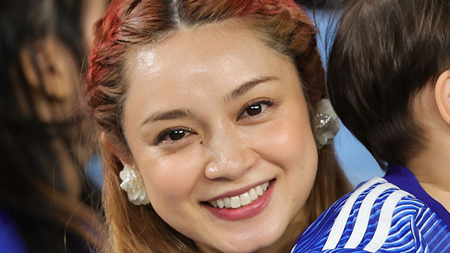 THIS WEEK【芸能】《W杯中に9回目の結婚記念日》平愛梨（41）、夫・長友佑都を叱咤する“キック力”