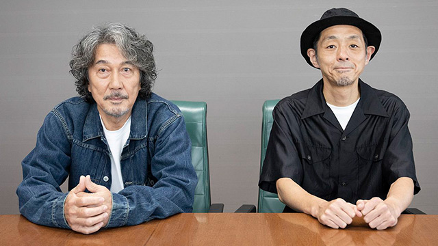 「いまなんつった」祝 888回記念 スペシャル対談「どこか隙があって面白味がある人間が好きなんです」｜役所広司×宮藤官九郎