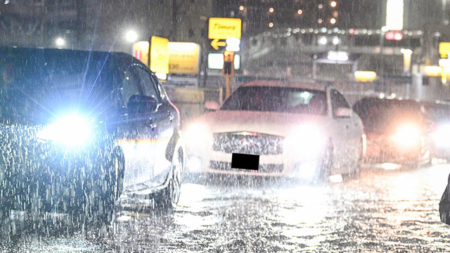 集中豪雨「5つのNG行動」《避難時は長靴NG、避難のタイミング、車が水没した時は…》