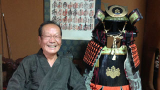ダンボールで戦国甲冑を作った６９歳
