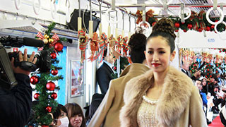 電車の中でまさかの開催