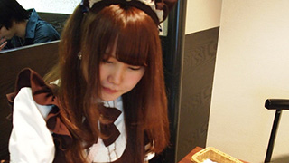 香川では、メイドがうどんに大根おろしをぶっかけるらしい。