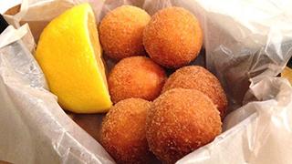 知ってたか？ドーナツとレモンって合うんだぜ……。