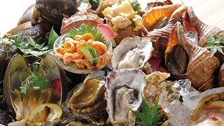 すすきのの夜景と500円の活海鮮がタッグを組んじゃっている。