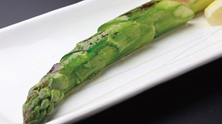 朝採れたてのアスパラさんがめっちゃ太い。