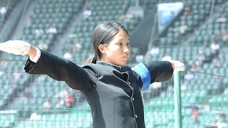 【凛としてフレーフレー】めっちゃイケてる女子団長が全力応援中