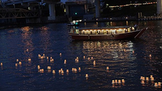 関東圏のかたはコチラ！浅草でとうろう流しやるよー。