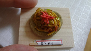 ミニチュアサイズになった焼きそばが可愛すぎる。