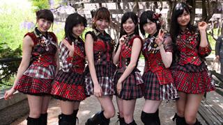 小嶋陽菜をセンターにAKB48がニューヨークでライブ！