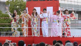 みなとみらい大盆踊りにAKB48のメンバーがサプライズ登場！