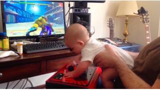 格ゲー界に激震が走る！「ストリートファイター5」CPUに勝利する生後6ヶ月のスーパーキッズが登場