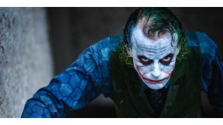 ヒース・レジャー、生きていたのか……と錯覚するほどに完璧なジョーカーが現れる