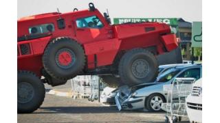 対戦車地雷の爆発にも耐える　民間軍事企業が開発した世界最強の“市販”装甲車「マローダー」