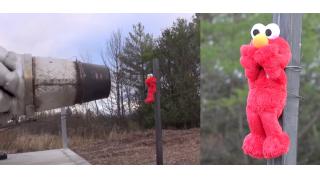 まさに外道！「セサミストリート」エルモに至近距離からジェット・エンジンを全開にする非人道的な実験が行われる