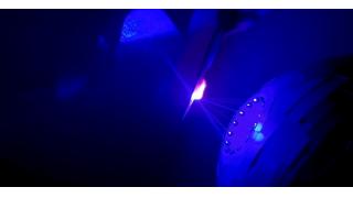 高出力レーザーを14基も搭載したミニチュア「デス・スター」が完成　スーパーレーザーで薄い金属板を焼き切る