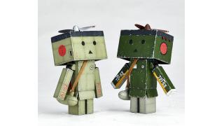頭のプロペラも回るよ　海洋堂「零戦ダンボー」21型と52型が発売決定！空母「赤城」を再現した特製パッケージ