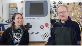 7/1スケールの超ビッグサイズ！大きなゲームボーイを自作しちゃったゲーマーおじさんがすごい！