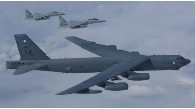 「核兵器搭載可能なB-52爆撃機」の見分け方 -『NEWSを疑え！』第714号（2018年10月1日特別号）